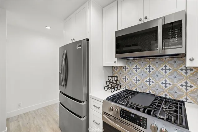 $6,900 | 207 Edgewater Place, Unit REAR, Newport Beach, CA 92661