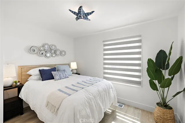 $6,900 | 207 Edgewater Place, Unit REAR, Newport Beach, CA 92661