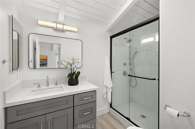 $6,900 | 207 Edgewater Place, Unit REAR, Newport Beach, CA 92661