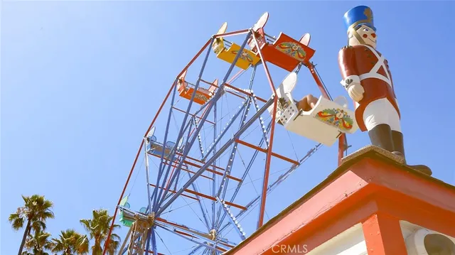 $6,900 | 207 Edgewater Place, Unit REAR, Newport Beach, CA 92661