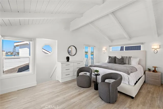 $6,900 | 207 Edgewater Place, Unit REAR, Newport Beach, CA 92661