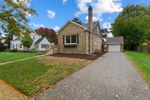 $362,900 | 7937 Forest Avenue, Munster, IN 46321