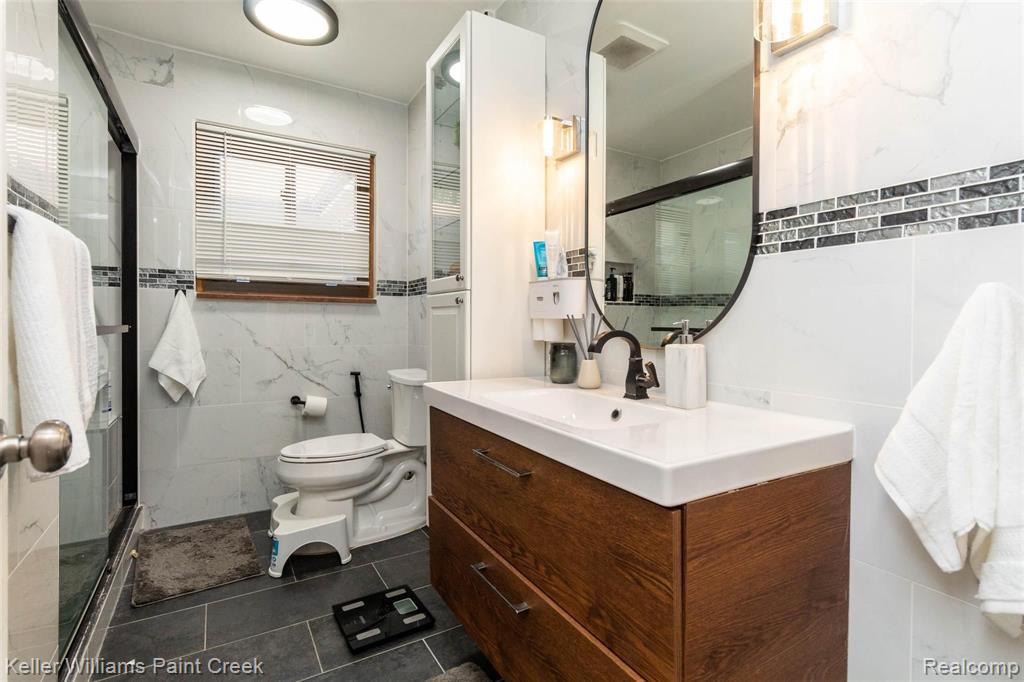 11031 Twelve Mile Road Warren, MI 48093 - Photo 19 of 41