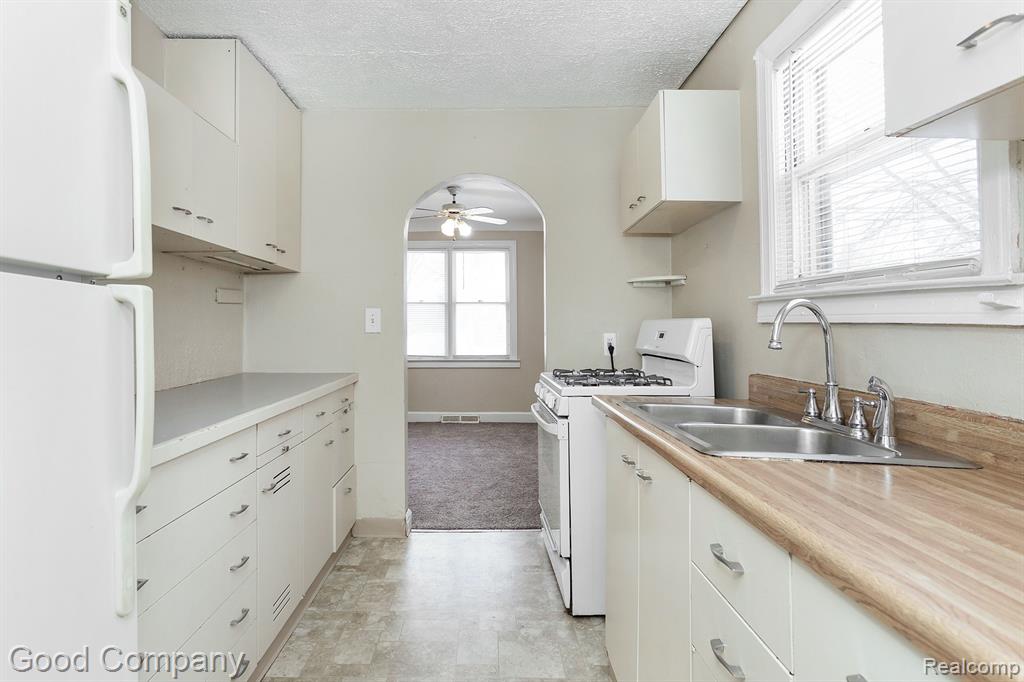 1295 East Auburn Road Rochester Hills, MI 48307 - Photo 7 of 25