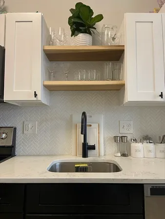 $3,200 | 258 Bremen Street, Unit 1, Boston, MA 02128