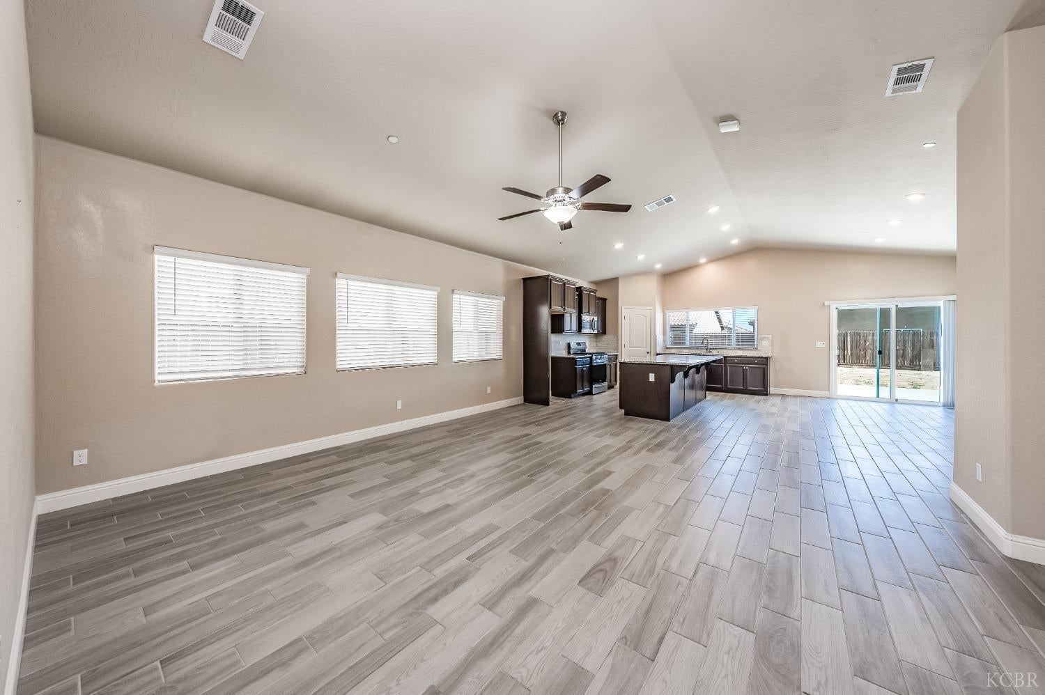 684 Strada Street Lemoore, CA 93245 - Photo 6 of 45 Gallery Image 6