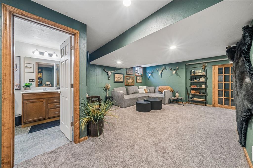 8320 Delaware Avenue Irwin, PA 15642 - Photo 38 of 49