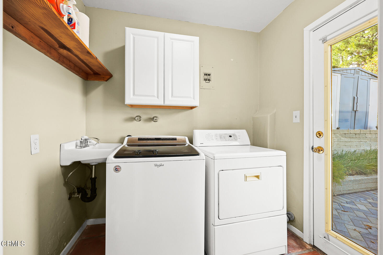 100 Sequoia Drive Pasadena, CA 91105 - Photo 26 of 51 a utility room with dryer and washer