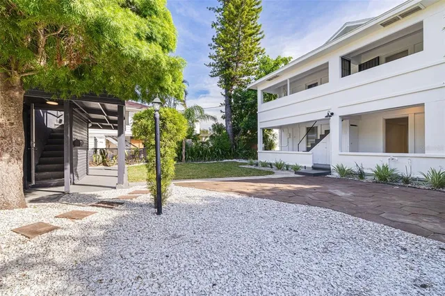 $1,095,000 | 925 16th Avenue North, St. Petersburg, FL 33704