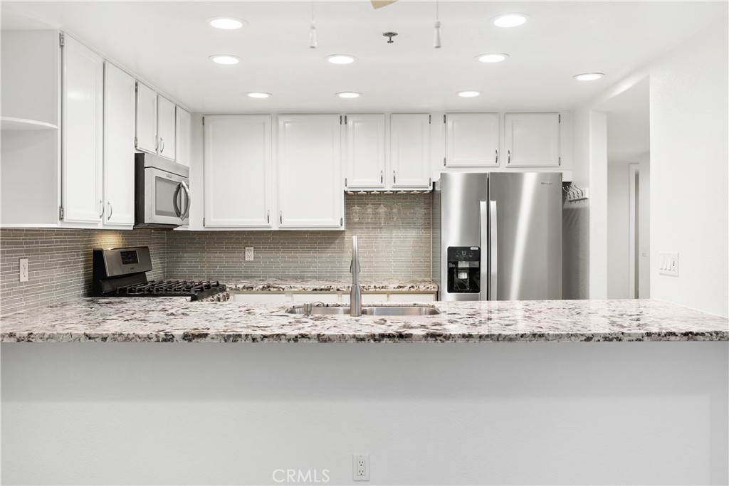 206 Avenida Montalvo, Unit 8 San Clemente, CA 92672 - Photo 12 of 67