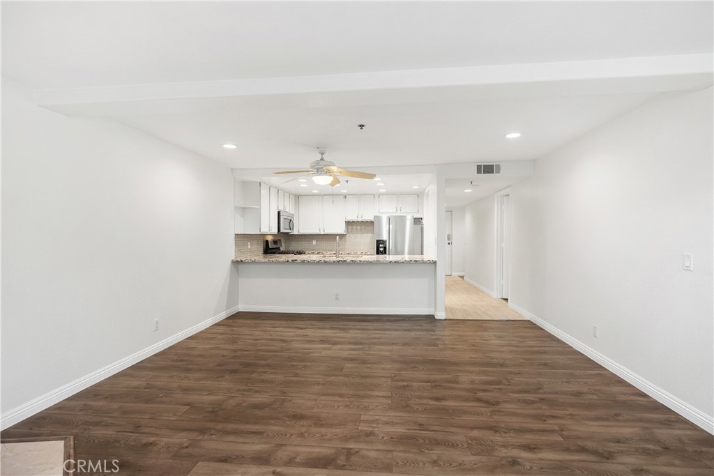 206 Avenida Montalvo, Unit 8 San Clemente, CA 92672 - Photo 16 of 67 connected family room