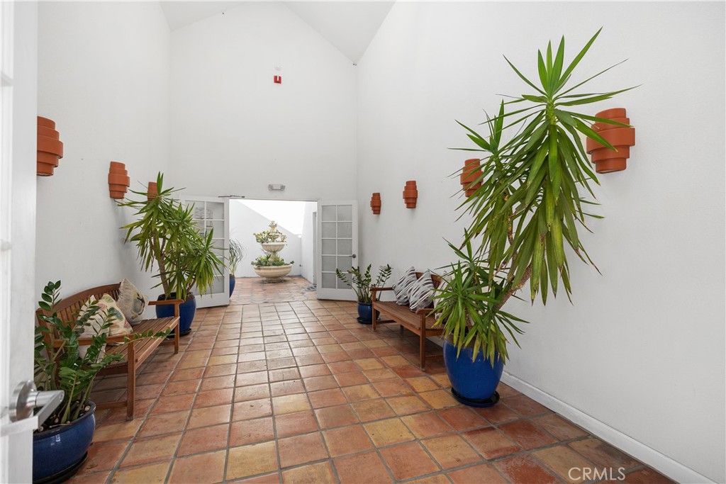 206 Avenida Montalvo, Unit 8 San Clemente, CA 92672 - Photo 3 of 67 entryway into the building