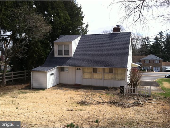 9122 Verree Road Philadelphia, PA 19115 - Photo 2 of 10 Exterior Back