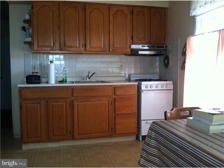 9122 Verree Road Philadelphia, PA 19115 - Photo 6 of 10 Kitchen