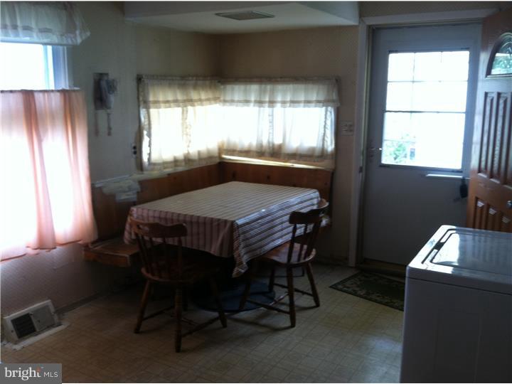 9122 Verree Road Philadelphia, PA 19115 - Photo 7 of 10 Kitchen