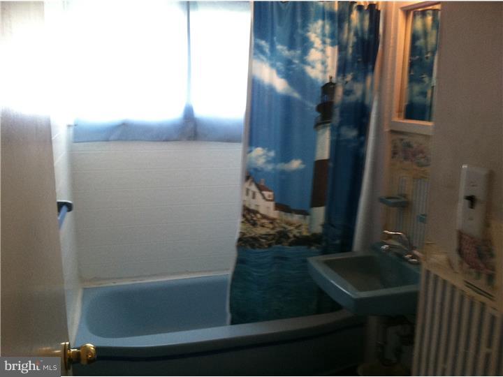 9122 Verree Road Philadelphia, PA 19115 - Photo 10 of 10 Bathroom