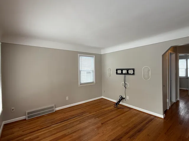 $1,450 | 2328 Detroit Avenue, Lincoln Park, MI 48146