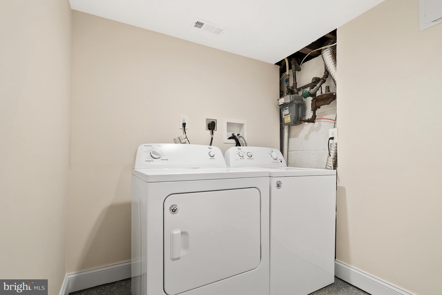 8121 Bon Air Road Baltimore, MD 21234 - Photo 24 of 33 Laundry room