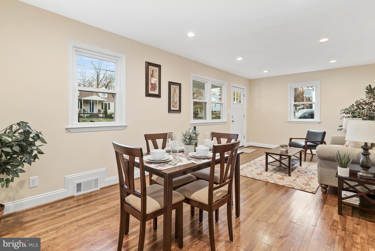 8121 Bon Air Road Baltimore, MD 21234 - Photo 8 of 33 Dining room