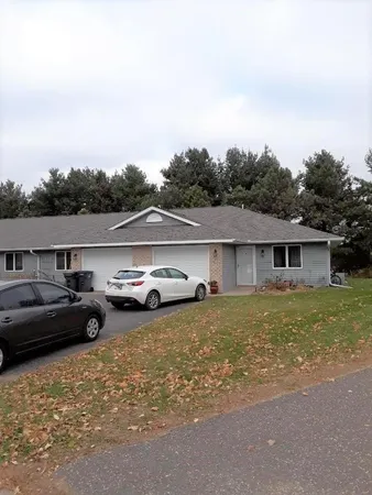 $1,250 | 831 Highview Drive, Unit C, New Richmond, WI 54017