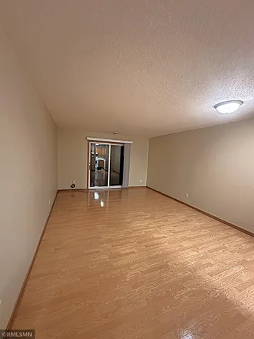 $1,250 | 831 Highview Drive, Unit C, New Richmond, WI 54017