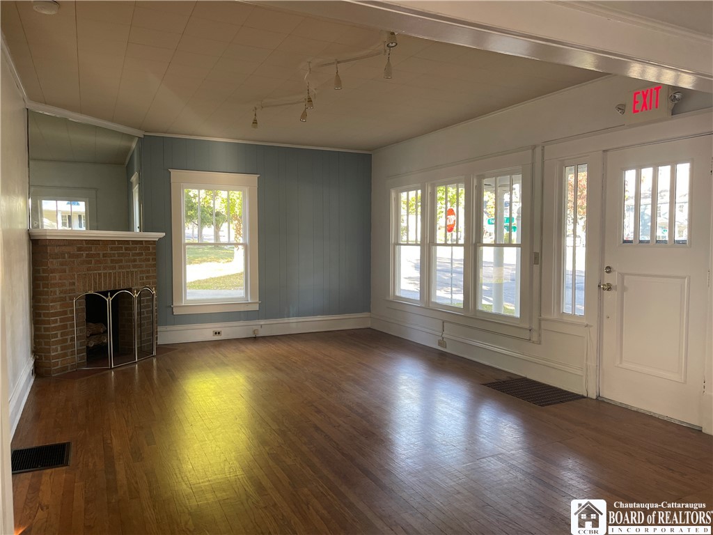 471 Fairmount Avenue Ellicott, NY 14701 - Photo 23 of 50 Living Room