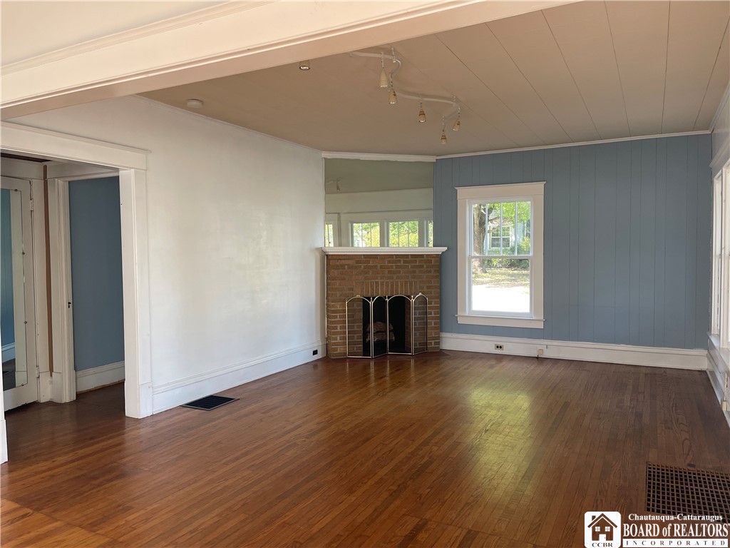 471 Fairmount Avenue Ellicott, NY 14701 - Photo 24 of 50 Living Room
