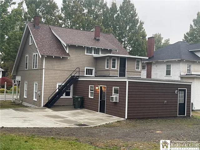 $159,500 | 471 Fairmount Avenue, Ellicott, NY 14701