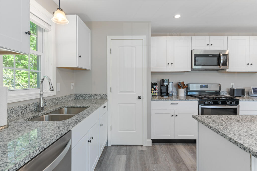 78 Northeast Road Waterboro, ME 04087 - Photo 5 of 32 DSC01269