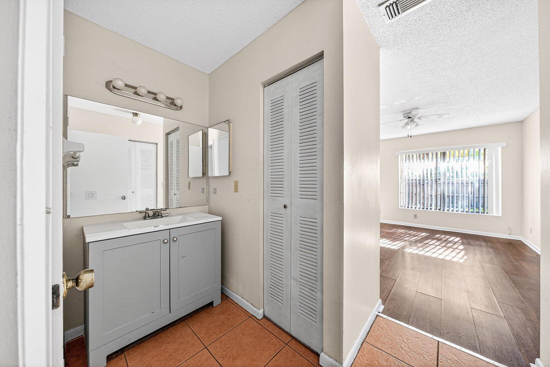 108 Pinewood Court Jupiter, FL 33458 - Photo 16 of 25 Primary