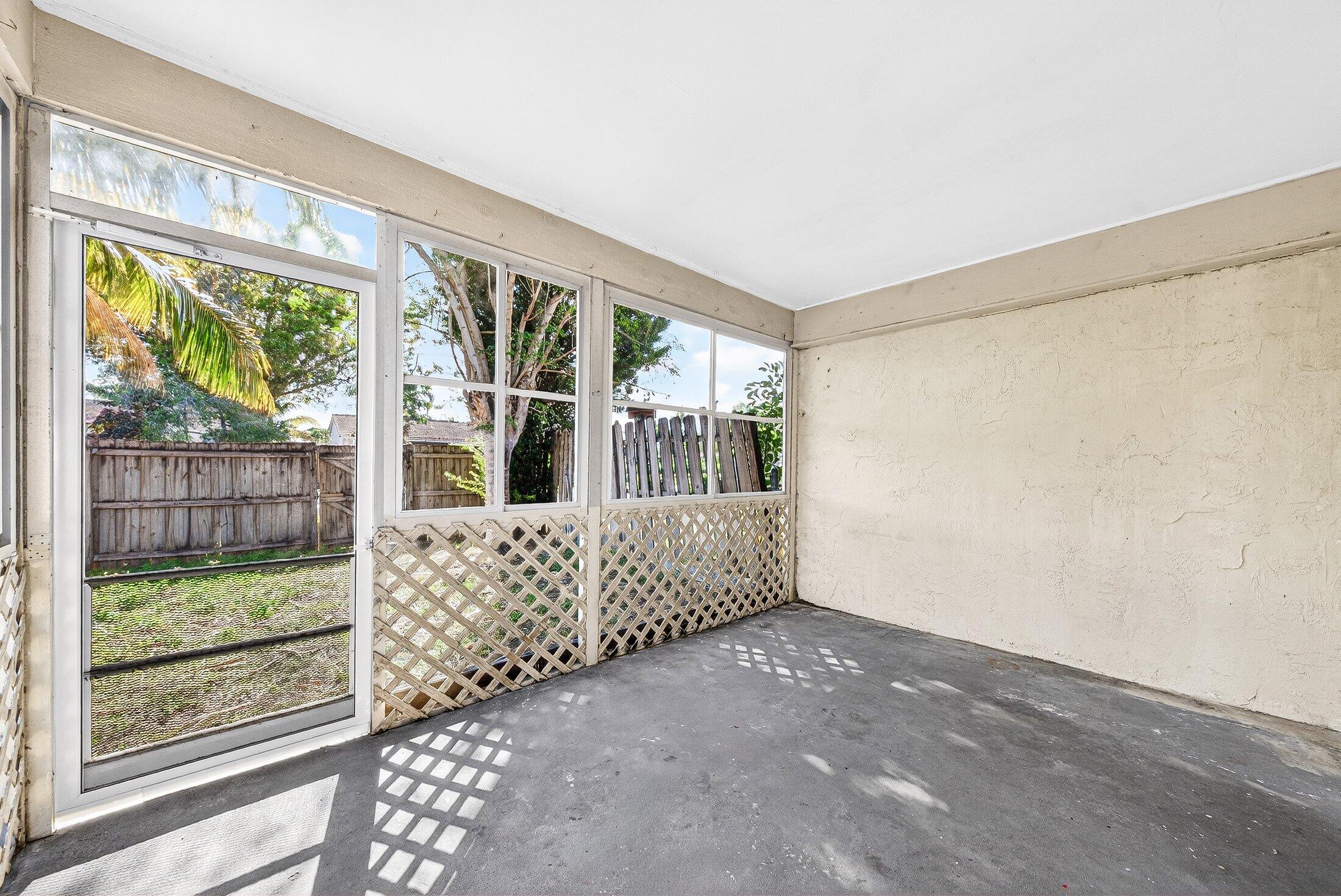 108 Pinewood Court Jupiter, FL 33458 - Photo 21 of 25 Patio