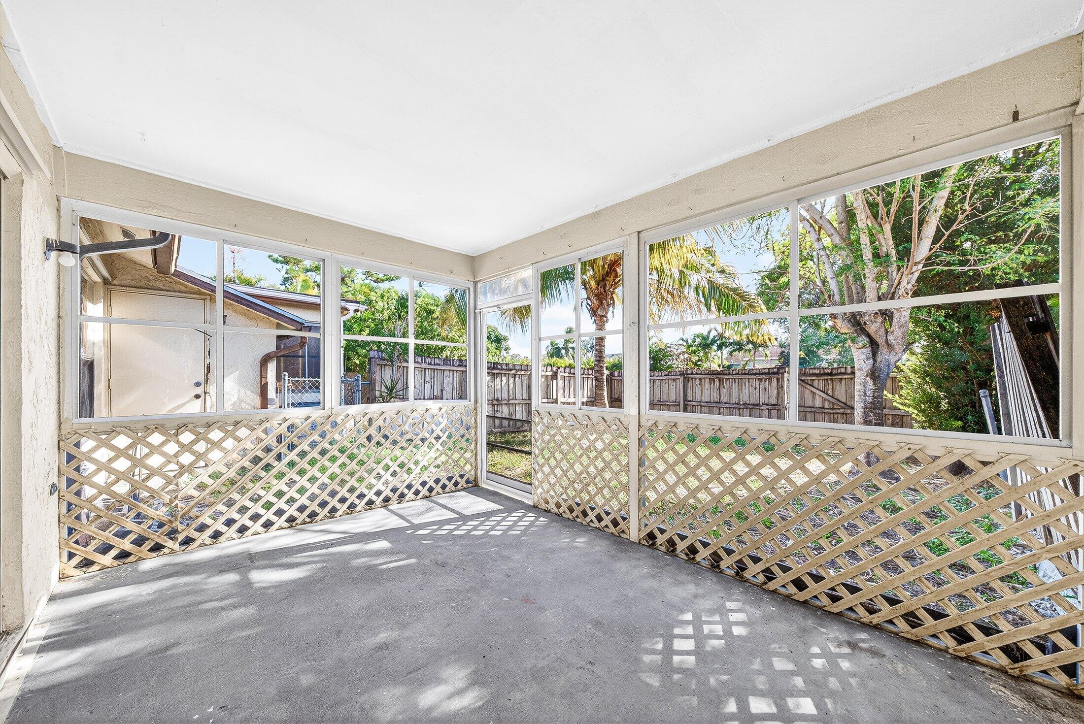 108 Pinewood Court Jupiter, FL 33458 - Photo 22 of 25 Patio