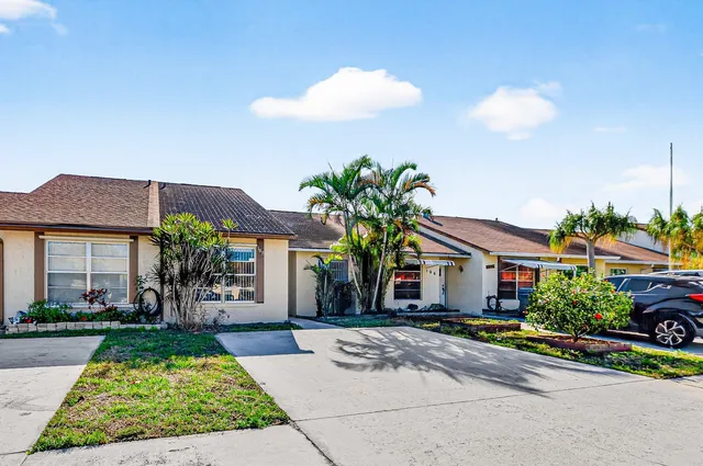 $2,200 | 108 Pinewood Court, Jupiter, FL 33458