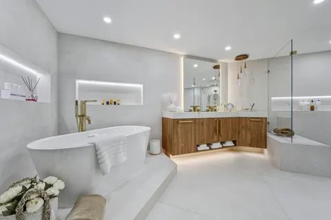 $3,995,000 | 3100 South Ocean Boulevard, Unit 201S, Palm Beach, FL 33480