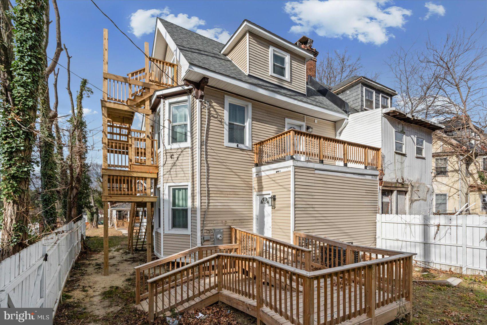 2101 Elsinore Avenue Baltimore, MD 21216 - Photo 4 of 35
