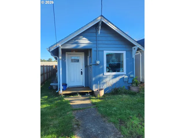 $320,000 | 945 Northeast Commercial Street, Waldport, OR 97394