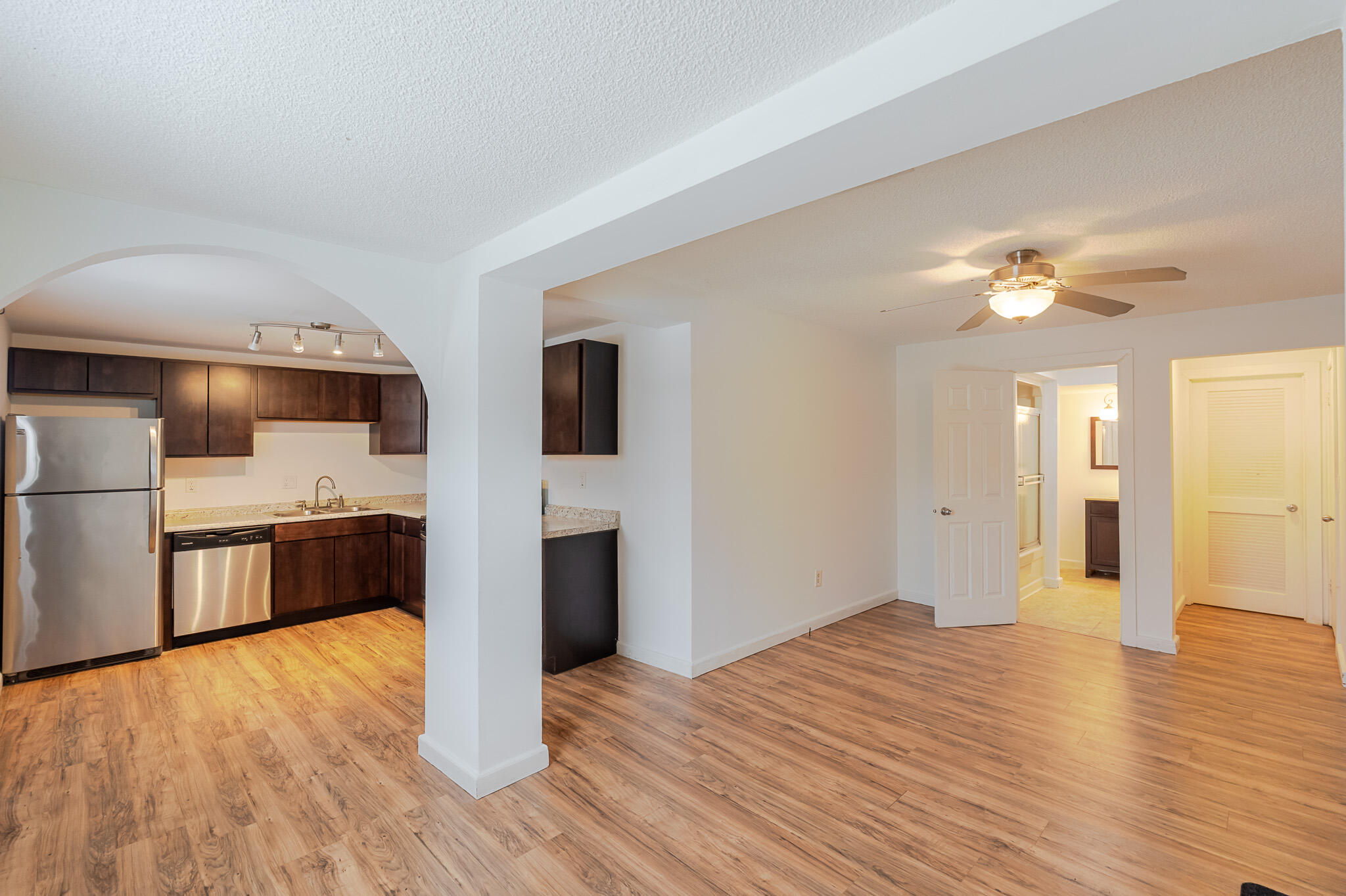 361 Locust Street, Unit 3 Valparaiso, IN 46383 - Photo 4 of 9 2048x1364
