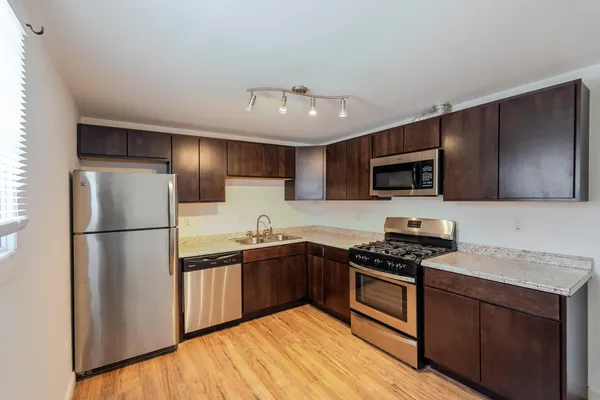 $950 | 361 Locust Street, Unit 3, Valparaiso, IN 46383