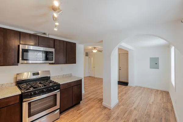 $950 | 361 Locust Street, Unit 3, Valparaiso, IN 46383