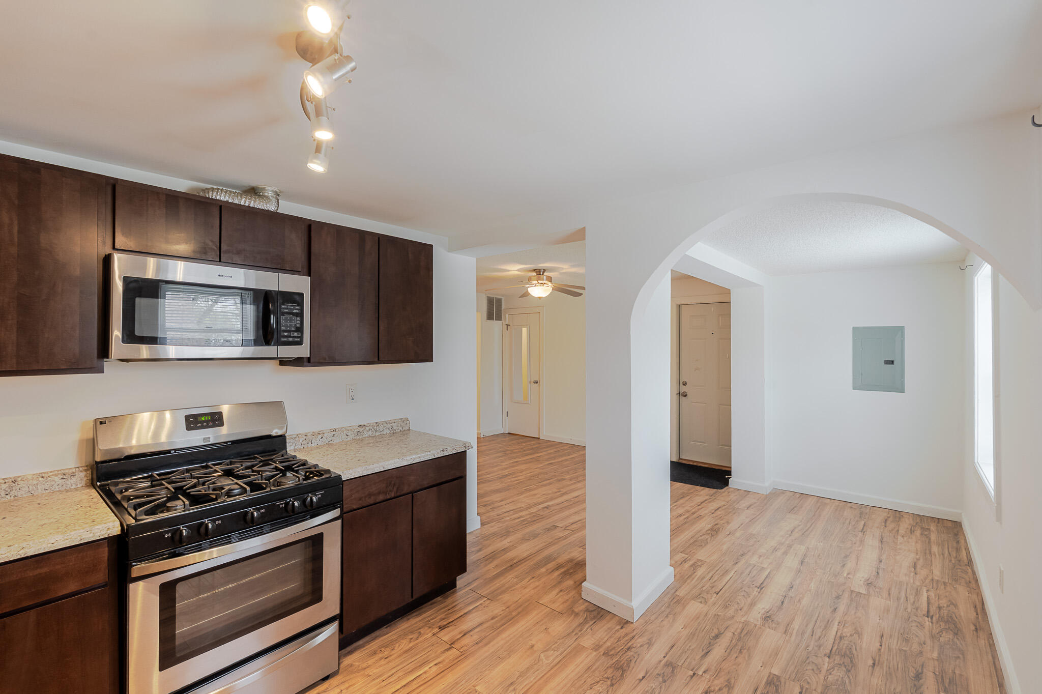 361 Locust Street, Unit 3 Valparaiso, IN 46383 - Photo 6 of 9 2048x1364