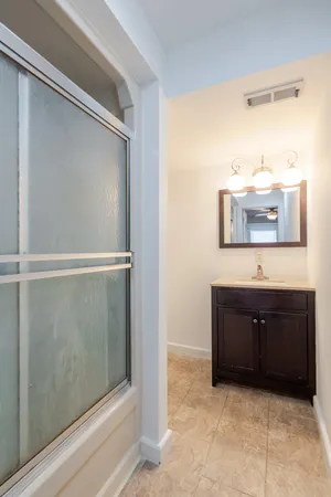 $950 | 361 Locust Street, Unit 3, Valparaiso, IN 46383