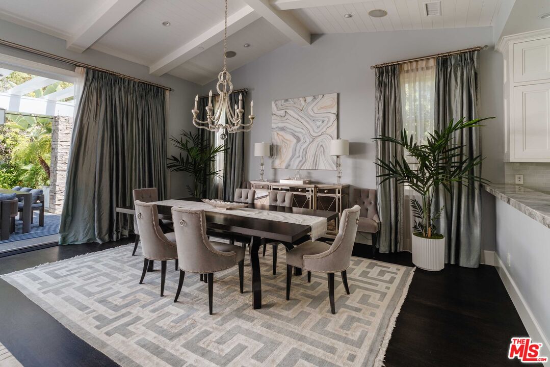 356 East Rustic Road Santa Monica, CA 90402 - Photo 8 of 31