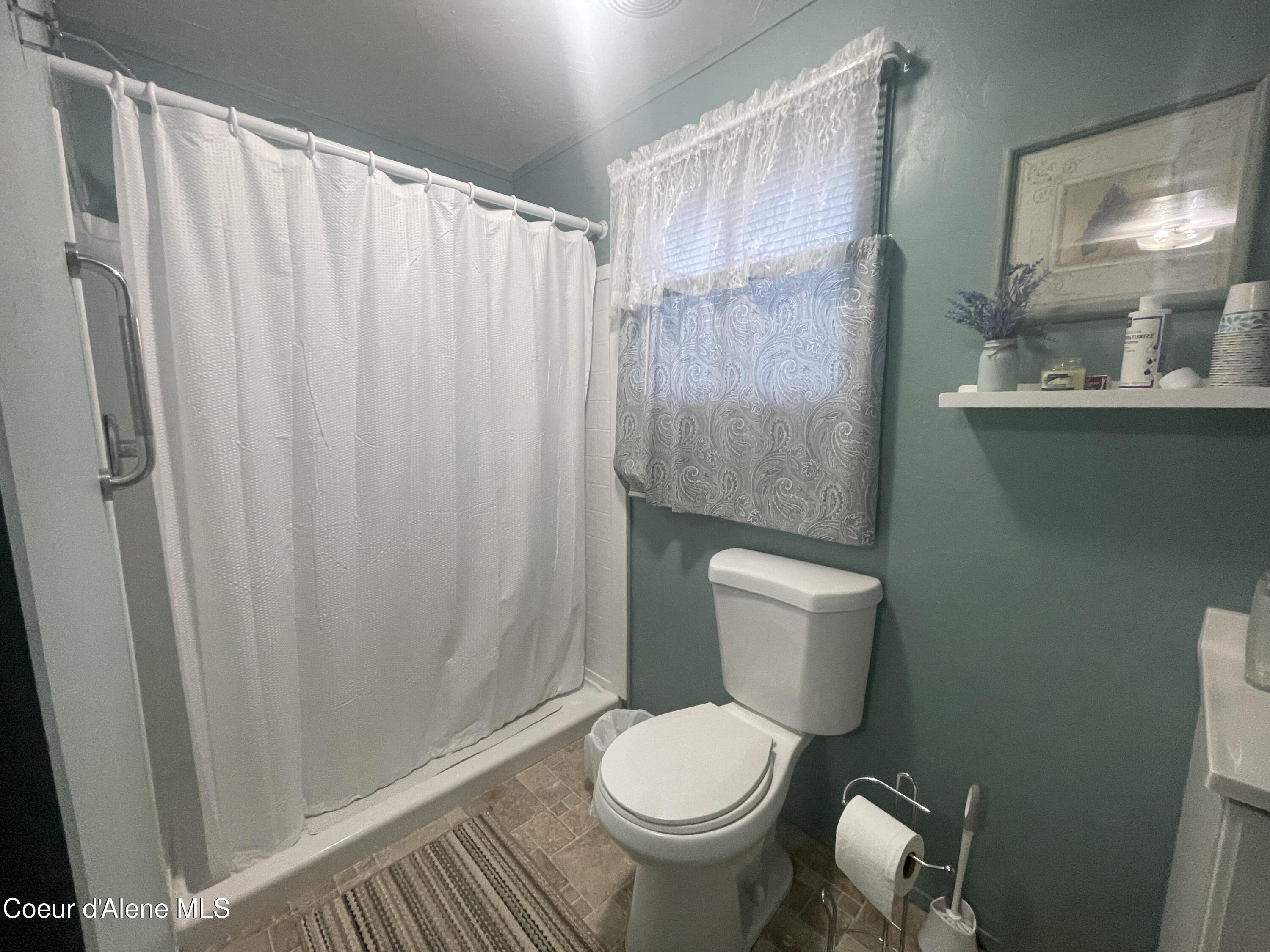 111 Gun Club Road, Unit 27 Sagle, ID 83860 - Photo 33 of 35 Master Bath