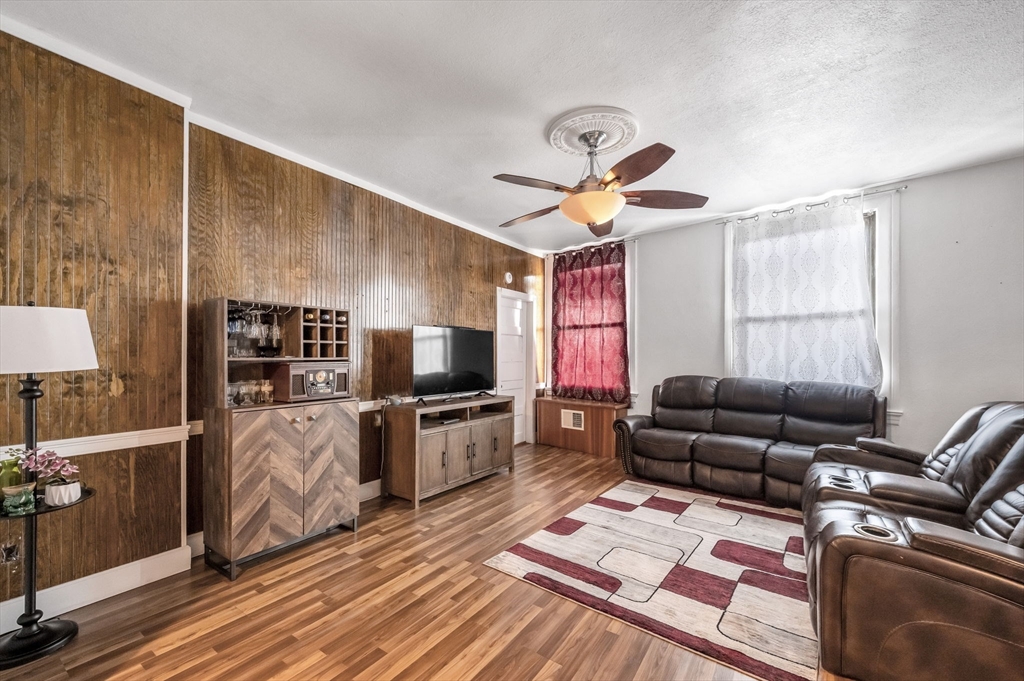 140 Chestnut Street, Unit 804 Springfield, MA 01103 - Photo 8 of 20 Gallery Image 8
