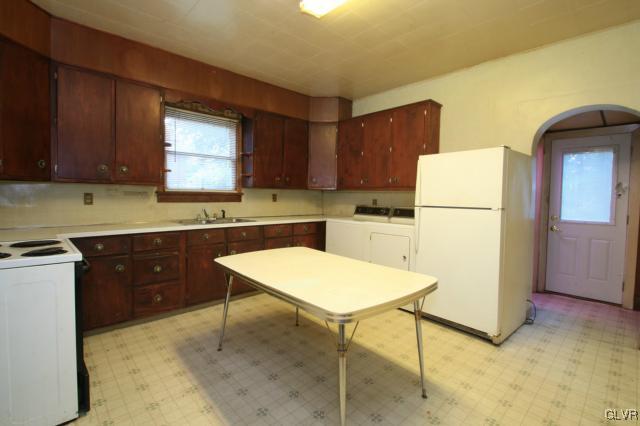 1434 Spring Street Bethlehem, PA 18018 - Photo 7 of 28 Gallery Image 7