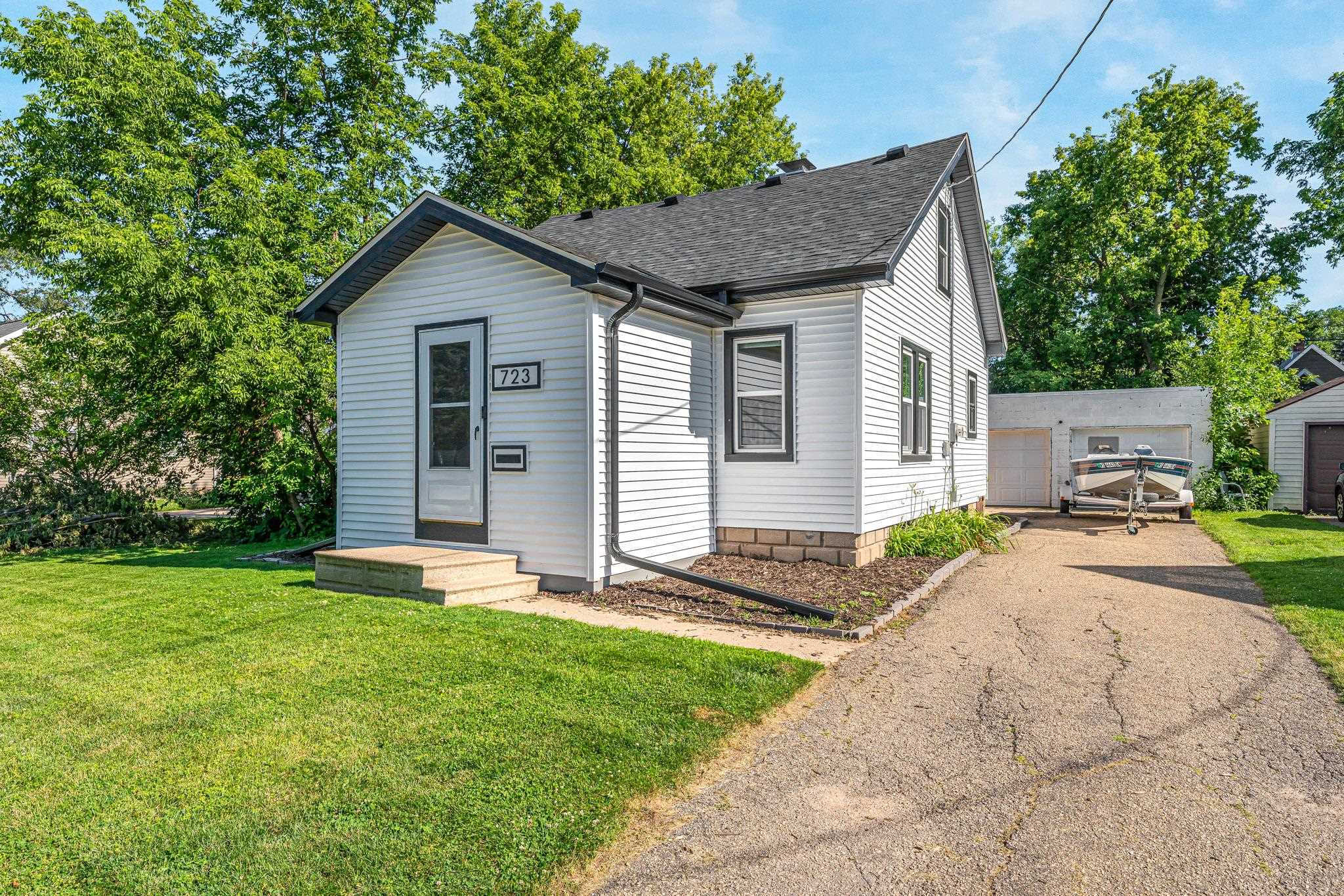 723 West Grant Street Appleton, WI 54914 - Photo 29 of 37