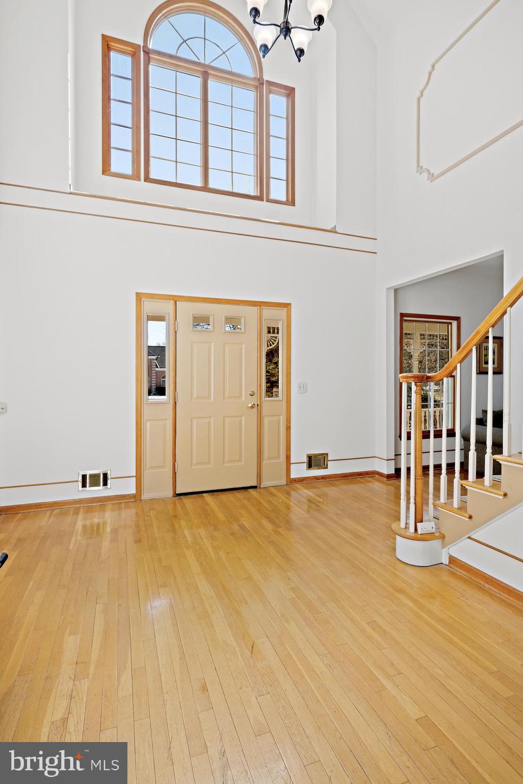 44 Roanoke Road Belle Mead, NJ 08502 - Photo 7 of 43 Two story foyer with palladium window.