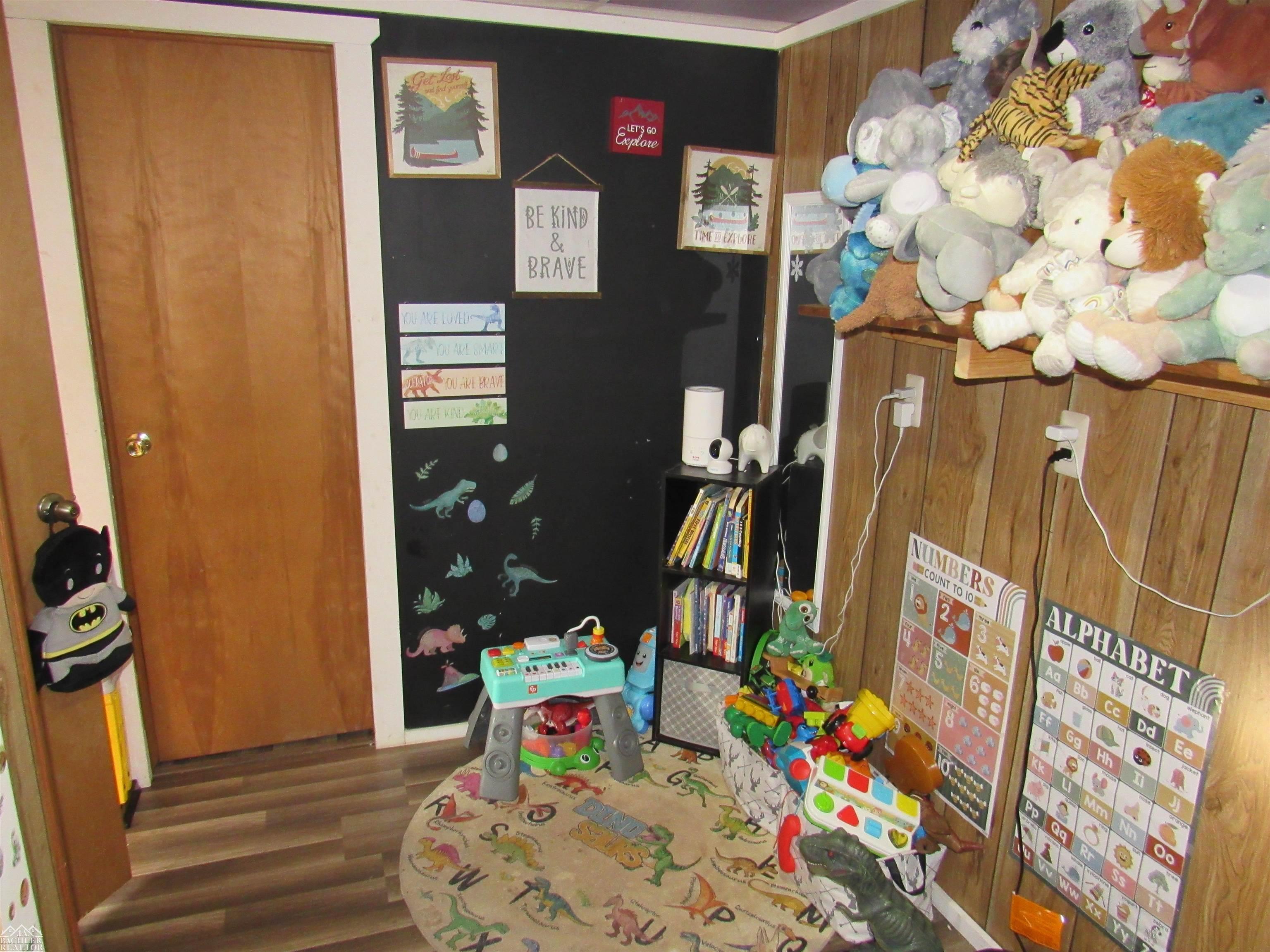 7640 River Road Marine City, MI 48039 - Photo 29 of 37 50195597-d67de6aa-aec4-4599-a047-cd198b31c0b8.JPG