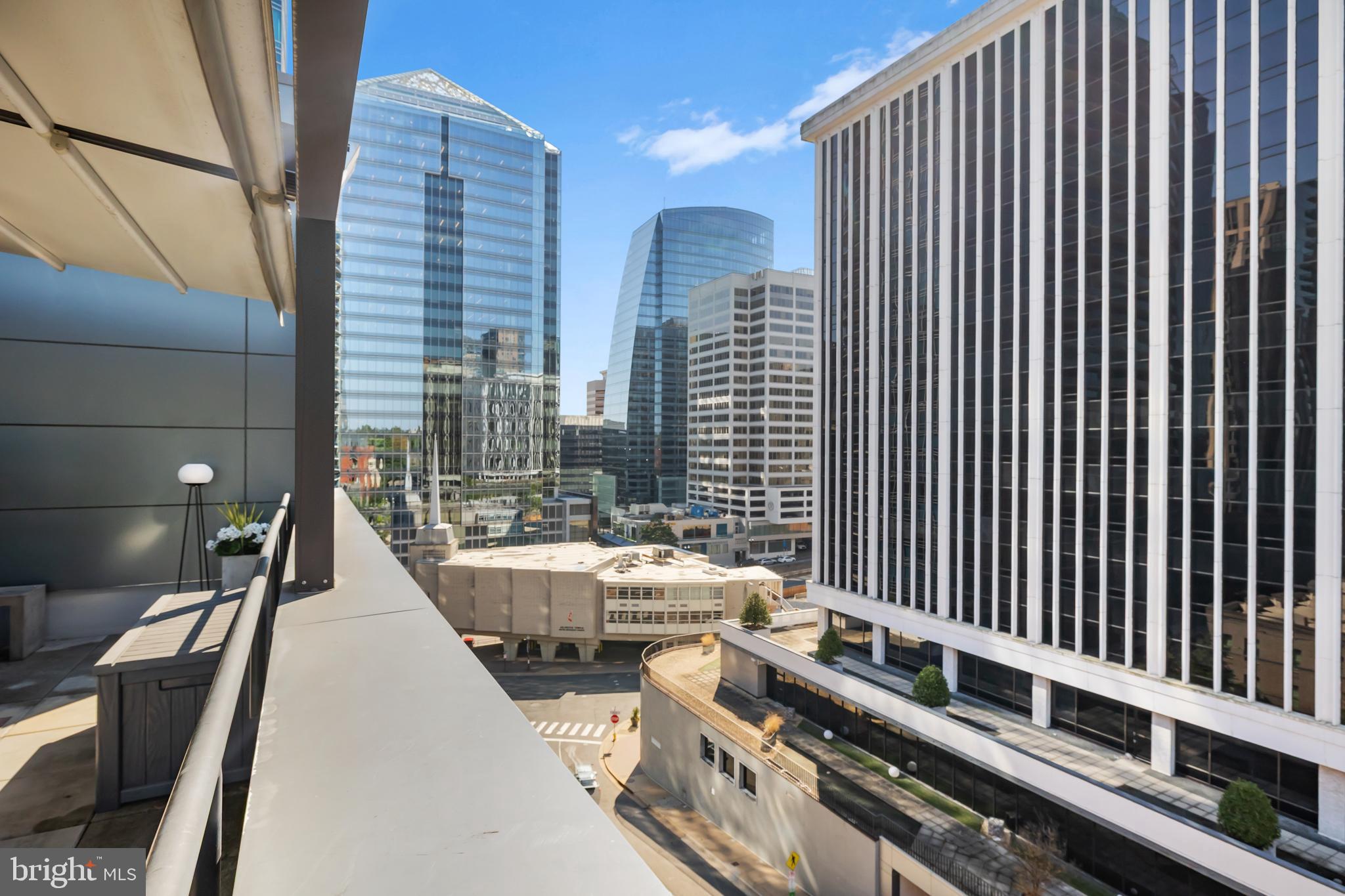 1411 Key Boulevard, Unit 304 Arlington, VA 22209 - Photo 38 of 57 a city view with tall buildings