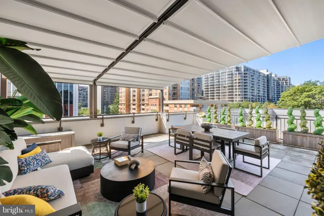 $899,900 | 1411 Key Boulevard, Unit 304, Arlington, VA 22209